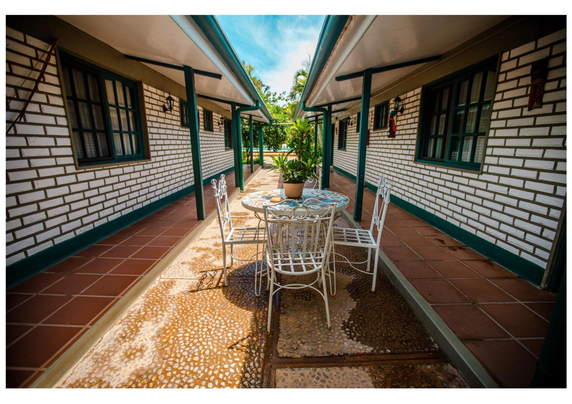 Hotel Boutique El Rancho Olivo Villamontes Exterior foto